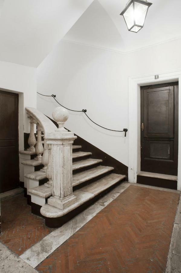Santa Cecilia Apartment In Via Del Corso Rome Buitenkant foto
